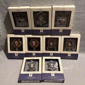 Hallmark keepsake ornaments The family tree set of 9 photo holder decorations